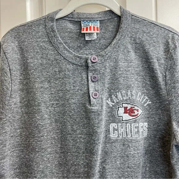 Junk Food Mens Kansas City Chiefs Henley Long Sleeve Tee in Gray, Size M - Picture 6 of 8